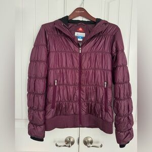 Columbia Sportswear & Company. L size, thin coat with Omni heat technology